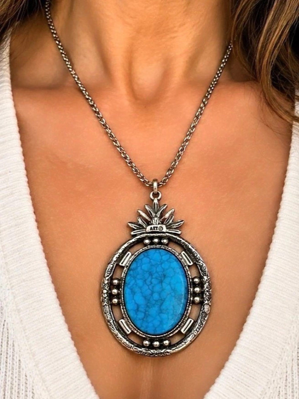 ART Vintage Faux Turquoise Oval Pendant Necklace Blue & Silver